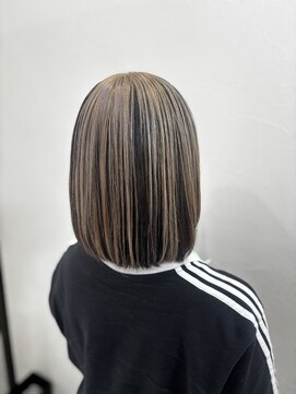 ラビス クローバー(Lovis clover) アンブレラカラー こなれミディ イメチェンヘアスタイル