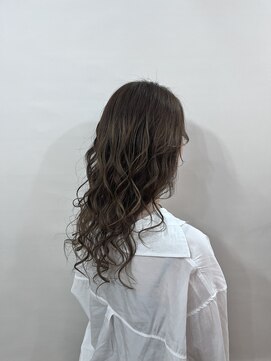 ティンク 横浜(Tink) 艶感ベージュ/Tink横浜/岩野滉大