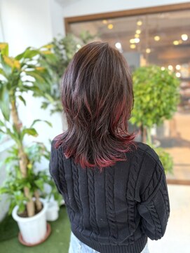 ハイレイヤーウルフ裾レッドカラー