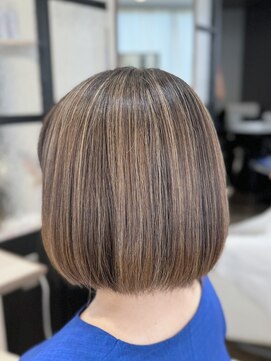 シュヴー 築地(CHEVEUX) 明るい白髪染め/白髪ぼかし/ボブ/40代/50代/60代/