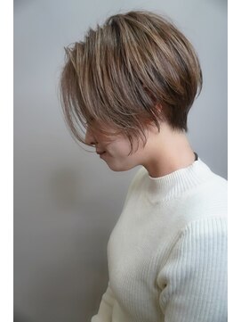 グラッチェ(grazie) 大人美人くびれショート