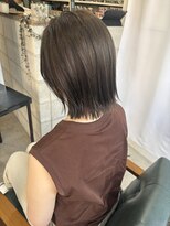 イル(ill)&nbsp;オリーブベージュ ボブ 赤み消しカラー 大須