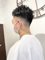 ジル 亀有(ZiL)&nbsp;男らしさ際立つフェード風パーマスタイル