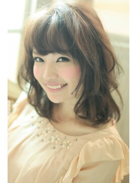 エイミーバイアフロートザガーデン 浦和店(amie by afloat the garden) 小顔カットで大人かわいい無造作フェミニンミディ◎