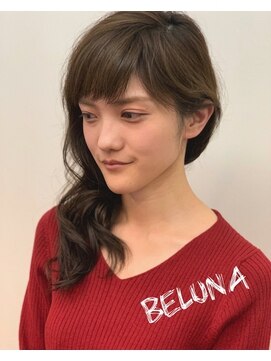魅せ髪 サイドテール L ベルナ Beluna のヘアカタログ ホットペッパービューティー