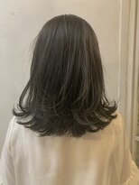 アミュレ(Amule)&nbsp;前髪なしレイヤーミディアム透明感アイスグレージュ