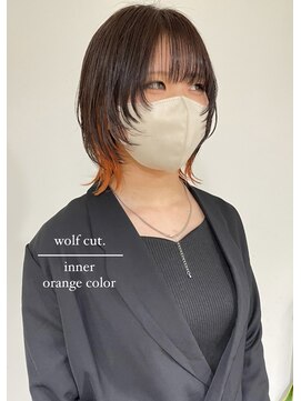 ヘアーアイストゥーレ(HAIR ICI TRE) ネオウルフ　ウルフカット　インナーカラー　オレンジ　担当渡辺