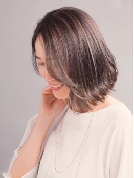 アリュア(Allure)の写真/白髪を隠すから「活かす」技術が大好評◆豊富な色味で、デザインカラーと変わらない質感へ…
