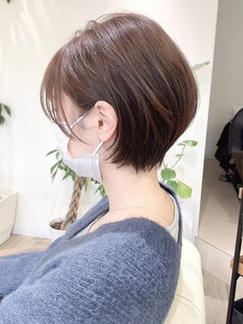 アイ(I.) 【 Ｉ. 】30代からの襟足すっきり前下がりショートボブ　川口