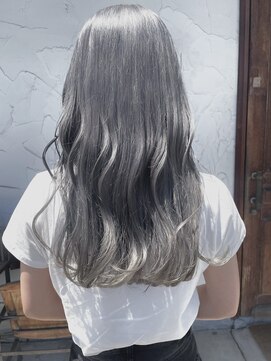 ニュウニュウ(NIU NIU) シルバーベージュ