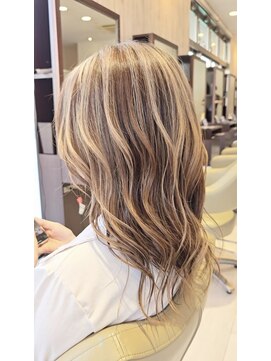 ヘアメイク アリエス 岩切店(HAIR MAKE aries) 【ベージュ×ブロンド】スライシングカラー アリエス  岩切