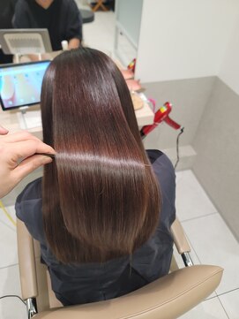 アウラ(Aura) シルクストレート&メテオカラー