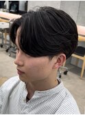 自然な毛流れでラフにキマるセンターパート×フェザーパーマ