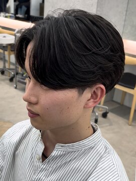 フィフス 栄(fifth) 自然な毛流れでラフにキマるセンターパート×フェザーパーマ