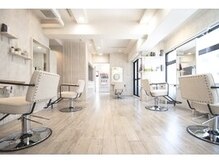 イルヘアーライラ(illu hair LILA)の雰囲気（LILAは白を基調としゆったりとくつろげるサロンタイムを是非♪）