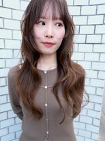 ピア ヤクイン(Pia Yakuin) レイヤーカット
