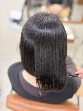 タミーズ 金山(Tummy's) 髪質改善ストレート