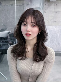 フィヴェント(Fivent)の写真/年齢問わずファッションカラーでお上品なグレイカラーを☆白髪ぼかし/ハイライト/しっかり染めも◎髪質改善
