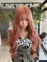 ヘリム(HELIM)&nbsp;柔らかさと透明感を引き出したピンクベージュのロングスタイル