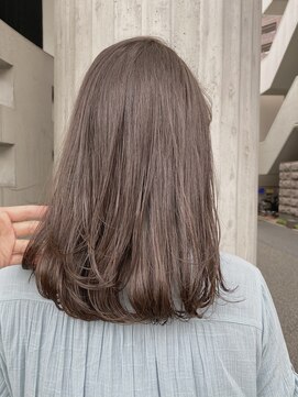 リバレッジ 白金(Leverage) 柔らかラベンダーアッシュカラー