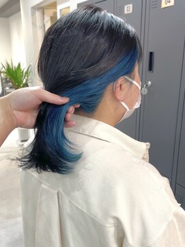 ツキ 横浜店(tuki) ブルー×インナーカラー×イヤリングカラー