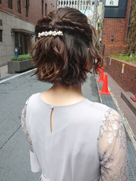 ウィーク 梅田(UiiC) お呼ばれハーフアップ◆大人ガーリーボブ【uiicumeda sachi】