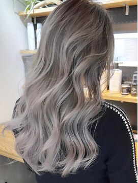 キラ 原宿(KILLA) ドレスヘアショコラアッシュヘルシースタイルふんわりカール前髪