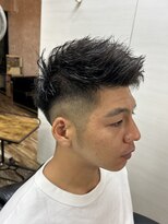 ティーズ バーバー T's BARBER ツイストパーマ、バリカンフェード