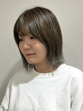 アルティーナプライベート(altina PRIVATE) 外ハネミディXオリーブハイライト