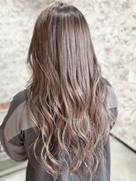 ウェリラバイハク(WeLila by haku)&nbsp;明るめ白髪活かしカラー×レイヤーカット