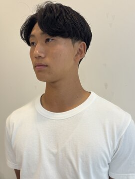 クレス 戸田店 メンズ店(CLESC) センターパート フェザーパーマ風スタイル