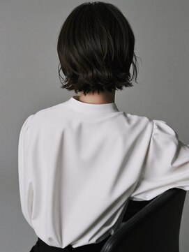 キヴィ(kivi) 大人可愛い小顔ショート オーガニックカラー×白髪ぼかし