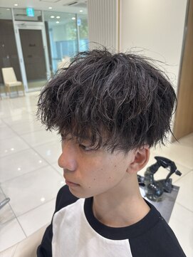 アッシュ 洋光台店(Ash) フェザーパーマニュアンスセンターパート刈り上げ眉カット洋光台