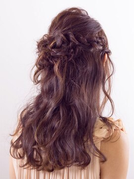 レブリィゼンコー イオンモール多摩平の森店(Reverie ZENKO) 編み込みハーフアップ