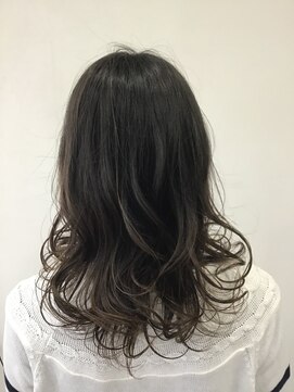 フェリネス(FELINESS) グラデーションカラー ロングスタイル