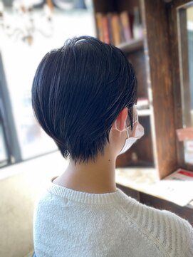 エミュー(emue) 年代人気★スタイリング簡単♪大人小顔耳かけショート◇中島