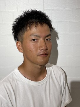 ワイズヘアー ナガサキ(Y's hair nagasaki) ショートツーブロックのスパイキーヘア