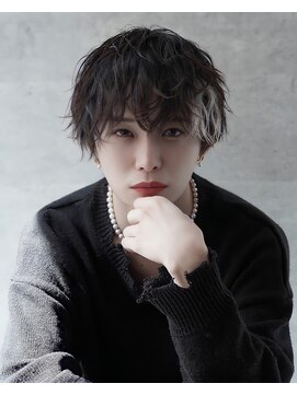 シン(syn) マッシュ　セクションホワイトカラー