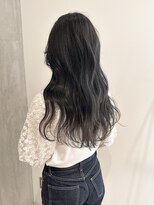 ヨーク(YOKE)&nbsp;YOKE 大人かわいい透明感ブルーグレージュアッシュ艶髪ブリーチ