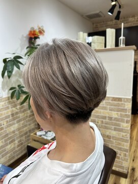 テンプラード(Templado) 刈り上げショートボブ