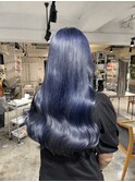 青髪　ネイビーカラー　ケアブリーチ　ハイトーン　巻き髪