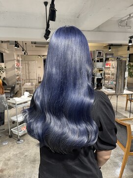 ザ オーダー(THE ORDER) 青髪　ネイビーカラー　ケアブリーチ　ハイトーン　巻き髪