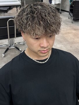 イーラ(era) ツイストスパイラルパーマメッシュマッシュ刈り上げツーブロック