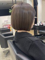 イヴォークトーキョーオーサカ(EVOKE TOKYO osaka)&nbsp;ボブ 丸み 内巻き ショート オリーブベージュカラー