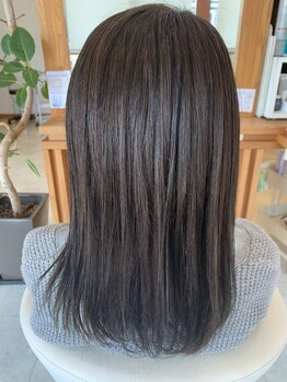 モーラ(MORA)の写真/クセや広がりが気になる方に☆ダメージレスにこだわった、艶感のあるナチュラルなストレートを実現♪