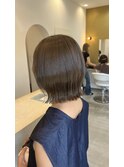 切りっぱなしボブ×オリーブベージュ