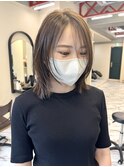 顔まわりウルフレイヤーボブ　切りっぱなしボブ　グレージュ