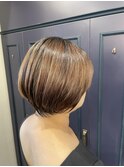 ショートボブ