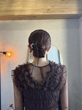 エレ('ele) タイトシニヨン