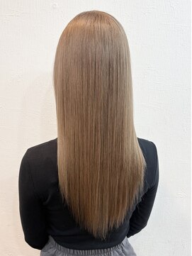 アン(Hair make un) ミルクティーベージュ/ホワイトベージュ/ベージュ/ブリーチ